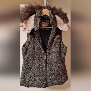 Tweed hooded and pocketed vest